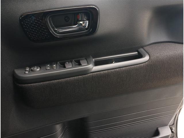ホンダ Ｎ　ＢＯＸ カスタム ６６０ ブラック スタイル R8年 (東海) 99