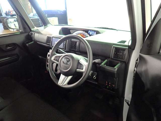 トヨタ ピクシス　メガ ６６０ Ｄ ＳＡＩＩＩ R4年 (近畿) 99