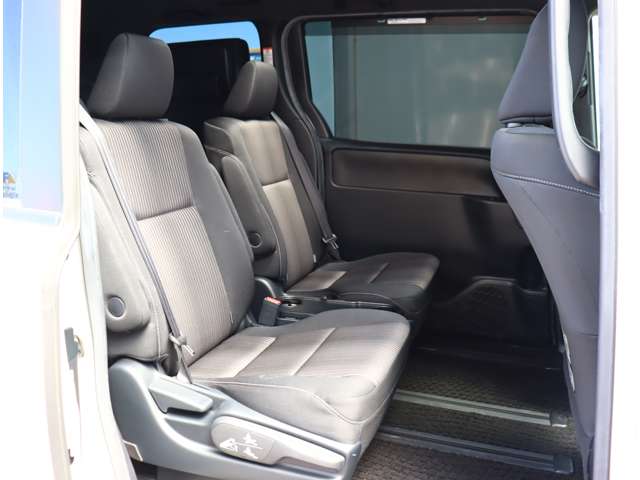 トヨタ ノア ２．０ ＳＩ H30年 (関東) 99
