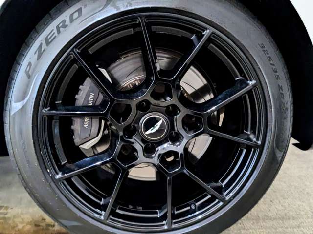 アストンマーティン ＤＢＸ ４．０ ４ＷＤ R3年 (関東) 99