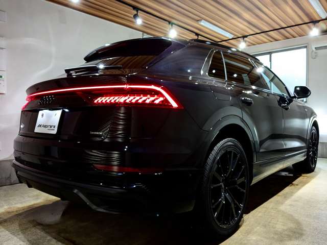 アウディ Ｑ８ ５５ ＴＦＳＩ クワトロ デビューパッケージ Ｓライン ４ＷＤ R1年 (関東) 99