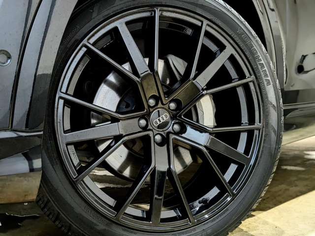 アウディ Ｑ８ ５５ ＴＦＳＩ クワトロ デビューパッケージ Ｓライン ４ＷＤ R1年 (関東) 99