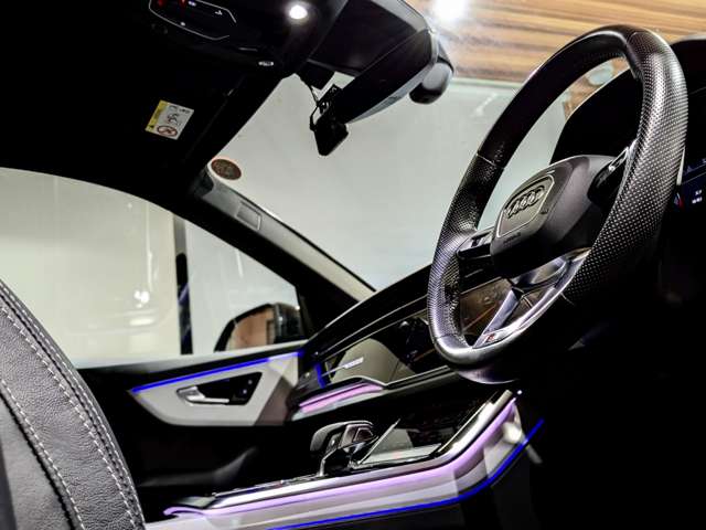 アウディ Ｑ８ ５５ ＴＦＳＩ クワトロ デビューパッケージ Ｓライン ４ＷＤ R1年 (関東) 99