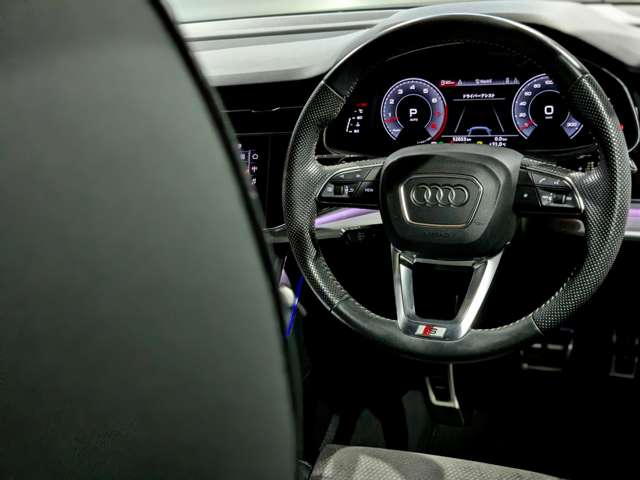 アウディ Ｑ８ ５５ ＴＦＳＩ クワトロ デビューパッケージ Ｓライン ４ＷＤ R1年 (関東) 99