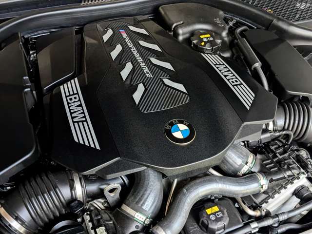 ＢＭＷ ８シリーズ Ｍ８５０Ｉ Ｘドライブ ４ＷＤ R2年 (関東) 99