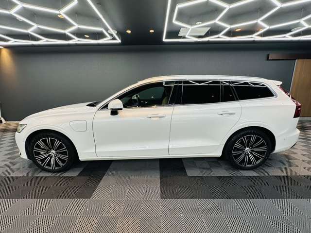 ボルボ Ｖ６０ Ｔ６ ツインエンジン ＡＷＤ モメンタム ４ＷＤ R2年 (関東) 99