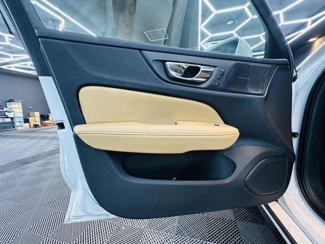 ボルボ Ｖ６０ Ｔ６ ツインエンジン ＡＷＤ モメンタム ４ＷＤ R2年 (関東) 99