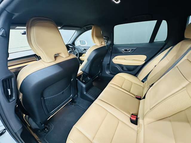 ボルボ Ｖ６０ Ｔ６ ツインエンジン ＡＷＤ モメンタム ４ＷＤ R2年 (関東) 99