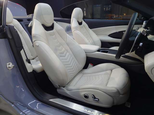 マセラティ グランカブリオ ＧＲＩＧＩＯ R8年 (近畿) 99