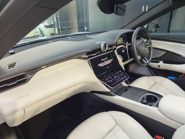 マセラティ グランカブリオ ＧＲＩＧＩＯ R8年 (近畿) 99