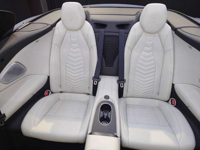 マセラティ グランカブリオ ＧＲＩＧＩＯ R8年 (近畿) 99