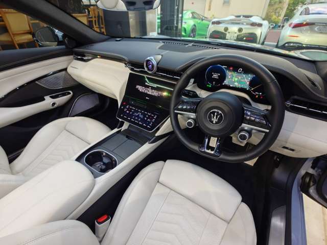 マセラティ グランカブリオ ＧＲＩＧＩＯ R8年 (近畿) 99