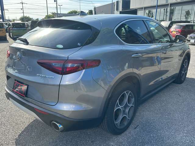 アルファロメオ ステルヴィオ ２．０ ターボ Ｑ４ スポーツパッケージ ４ＷＤ R1年 (関東) 99