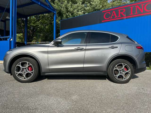 アルファロメオ ステルヴィオ ２．０ ターボ Ｑ４ スポーツパッケージ ４ＷＤ R1年 (関東) 99