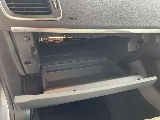 ボルボ Ｖ４０ Ｄ４ ＳＥ ディーゼルターボ H28年 (関東) 99
