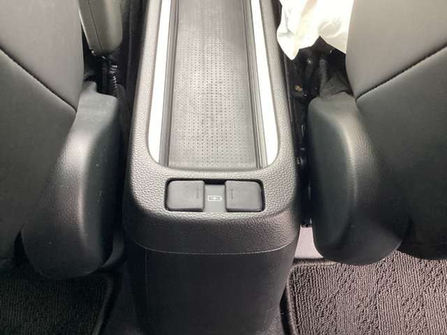 ホンダ フィット　ハイブリッド １．５ Ｅ：ＨＥＶ ホーム R4年 (近畿) 99