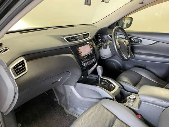 日産 エクストレイル ２．０ ２０Ｘ ブラック エクストリーマーＸ ３列車 ４ＷＤ H27年 (甲信越・北陸) 99