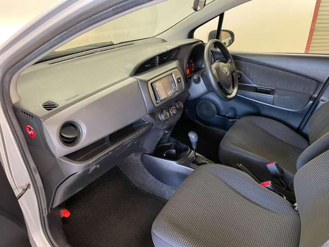 トヨタ ヴィッツ １．０ Ｆ Ｍパッケージ H27年 (甲信越・北陸) 99