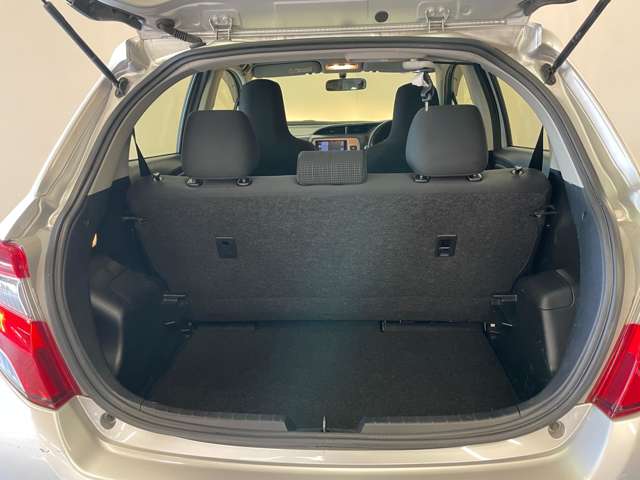 トヨタ ヴィッツ １．０ Ｆ Ｍパッケージ H27年 (甲信越・北陸) 99