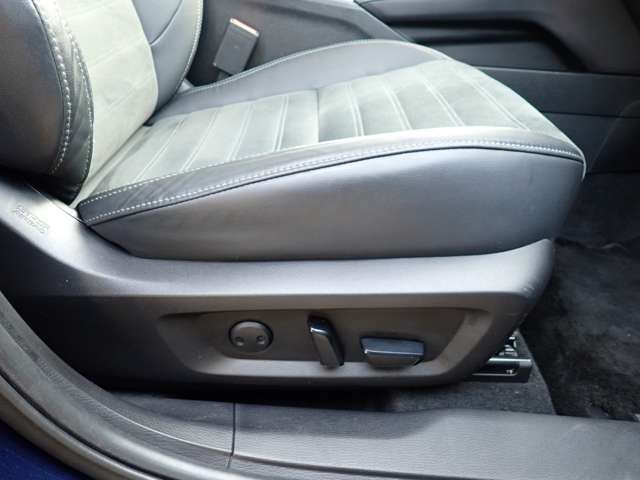 三菱 アウトランダーＰＨＥＶ ２．４ Ｇ ４ＷＤ R4年 (近畿) 99
