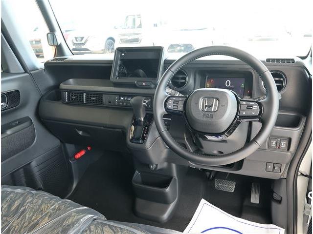 ホンダ Ｎ　ＢＯＸ カスタム ６６０ ブラック スタイル R8年 (東海) 99