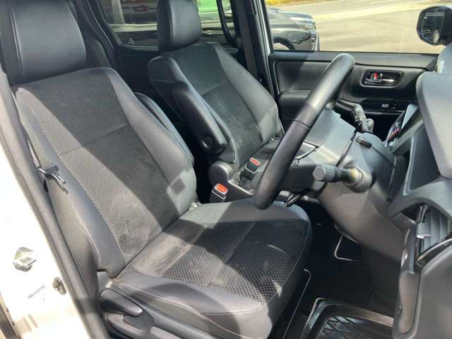 トヨタ ヴォクシー ２．０ ＺＳ 煌ＩＩＩ R3年 (四国) 99