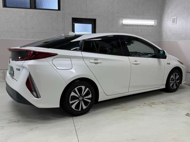 トヨタ プリウスＰＨＶ １．８ Ｓ ナビパッケージ H29年 (東北) 99