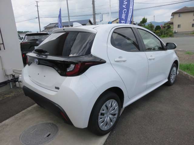 トヨタ ヤリス １．５ ハイブリッド Ｘ Ｅ－ＦＯＵＲ ４ＷＤ R5年 (東北) 99