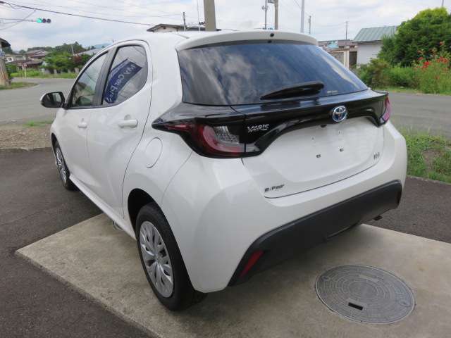 トヨタ ヤリス １．５ ハイブリッド Ｘ Ｅ－ＦＯＵＲ ４ＷＤ R5年 (東北) 99
