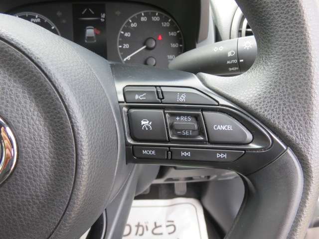 トヨタ ヤリス １．５ ハイブリッド Ｘ Ｅ－ＦＯＵＲ ４ＷＤ R5年 (東北) 99