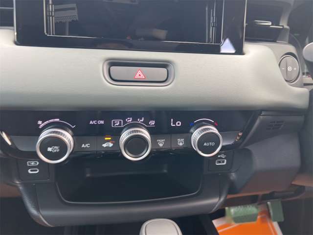 ホンダ ヴェゼル １．５ Ｅ：ＨＥＶ Ｘ ハントパッケージ R8年 (近畿) 99