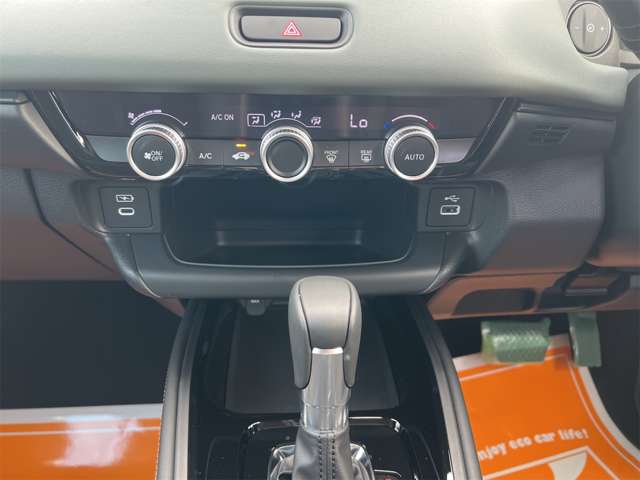 ホンダ ヴェゼル １．５ Ｅ：ＨＥＶ Ｘ ハントパッケージ R8年 (近畿) 99