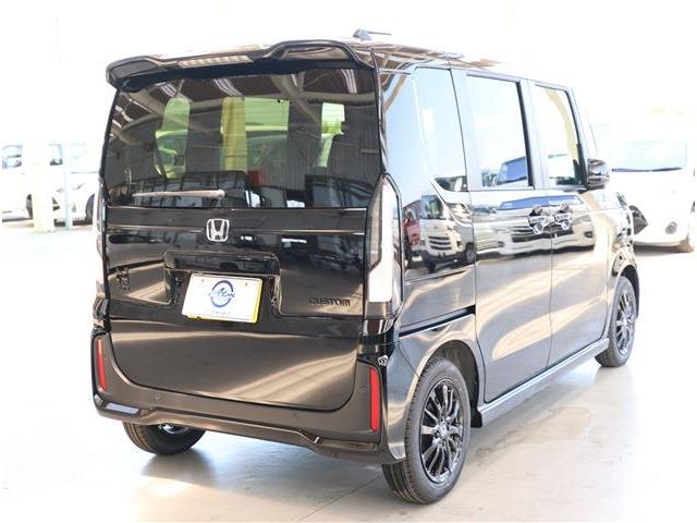 ホンダ Ｎ　ＢＯＸ カスタム ６６０ ブラック スタイル R8年 (東海) 99