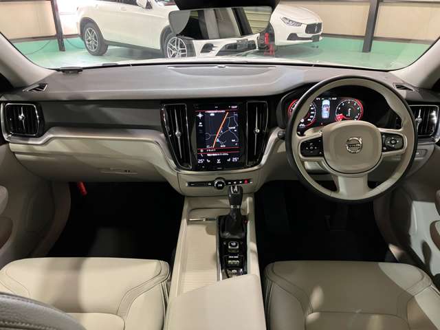 ボルボ Ｖ６０クロスカントリー Ｔ５ ＡＷＤ ４ＷＤ R2年 (関東) 99
