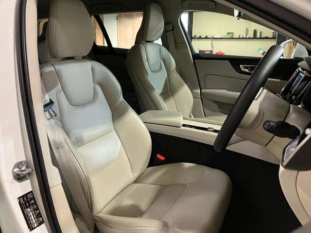 ボルボ Ｖ６０クロスカントリー Ｔ５ ＡＷＤ ４ＷＤ R2年 (関東) 99