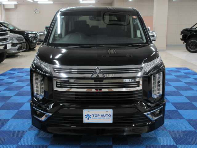 三菱 デリカ　Ｄ：５ アーバンギア ２．２ Ｇ パワーパッケージ ディーゼルターボ ４ＷＤ R1年 (関東) 99