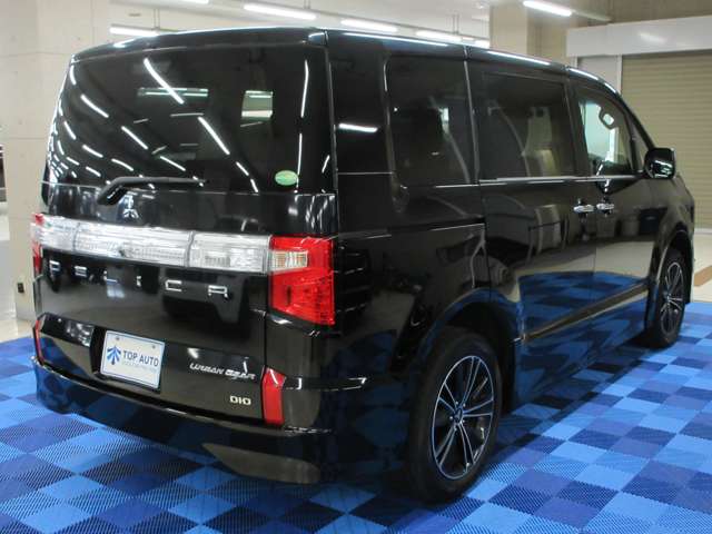 三菱 デリカ　Ｄ：５ アーバンギア ２．２ Ｇ パワーパッケージ ディーゼルターボ ４ＷＤ R1年 (関東) 99