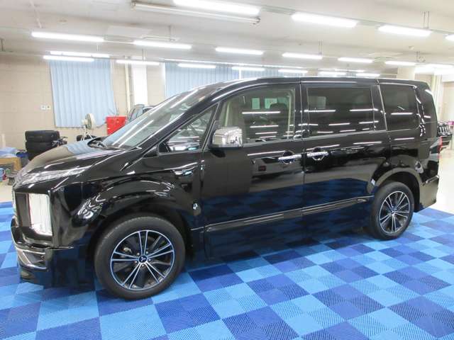 三菱 デリカ　Ｄ：５ アーバンギア ２．２ Ｇ パワーパッケージ ディーゼルターボ ４ＷＤ R1年 (関東) 99