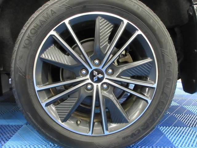三菱 デリカ　Ｄ：５ アーバンギア ２．２ Ｇ パワーパッケージ ディーゼルターボ ４ＷＤ R1年 (関東) 99