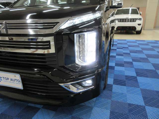 三菱 デリカ　Ｄ：５ アーバンギア ２．２ Ｇ パワーパッケージ ディーゼルターボ ４ＷＤ R1年 (関東) 99