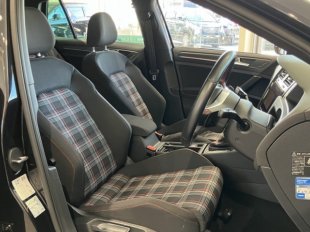 フォルクスワーゲン ゴルフ ＧＴＩ　ダイナミック R1年 (近畿) 99