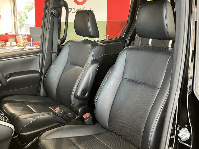 トヨタ エスクァイア　ハイブリッド １．８ ハイブリッド ＧＩ H30年 (近畿) 99