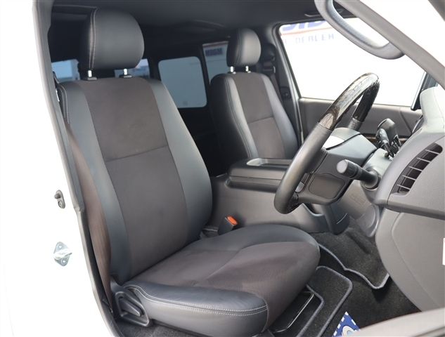 トヨタ ハイエースバン ２．０ スーパーＧＬ ダークプライムＩＩ ロングボディ R2年 (関東) 99