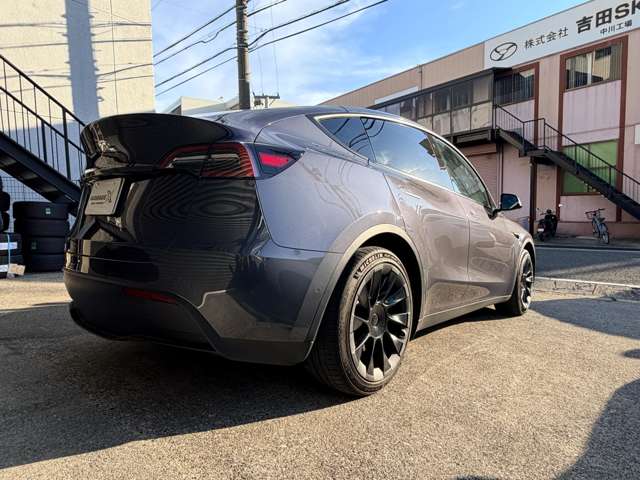 テスラ モデルＹ ＲＷＤ 黒内装 R4年 (東海) 99