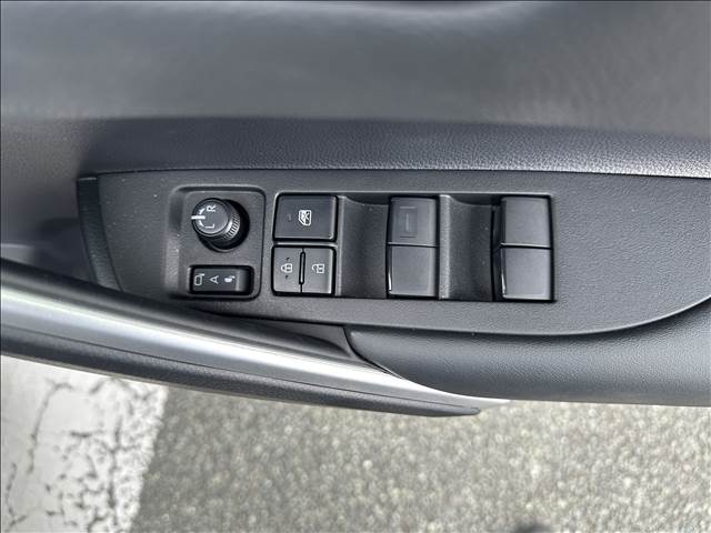 トヨタ カローラクロス ＨＹＢＲＩＤ Ｚ R7年 (九州・沖縄) 99