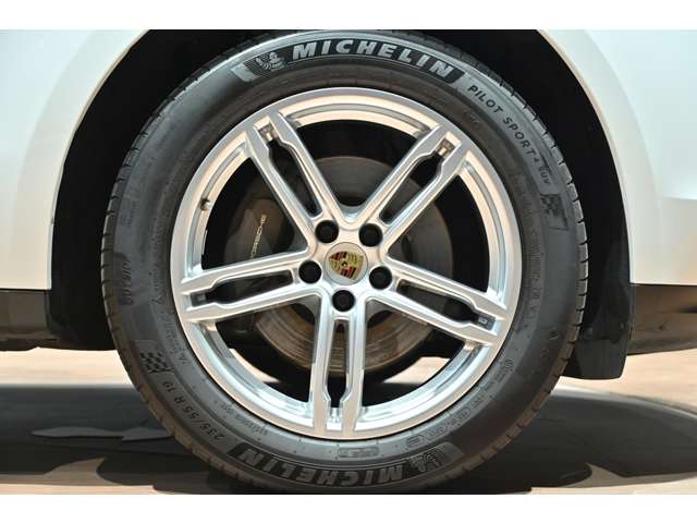 ポルシェ マカン ファースト エディション （パノラミック ルーフ システム装着車） ＰＤＫ ４ＷＤ R1年 (関東) 99