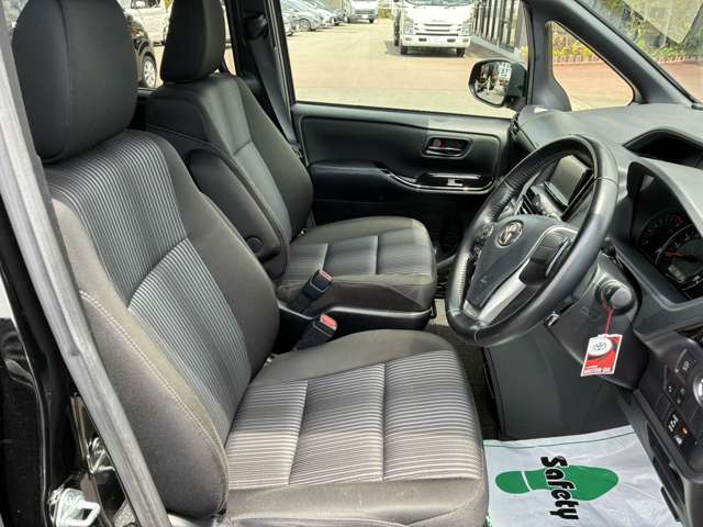 トヨタ ヴォクシー ２．０ ＺＳ R2年 (東海) 99