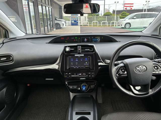 トヨタ プリウス １．８ Ｓ Ｅ－ＦＯＵＲ ４ＷＤ R3年 (東海) 99