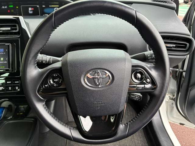 トヨタ プリウス １．８ Ｓ Ｅ－ＦＯＵＲ ４ＷＤ R3年 (東海) 99