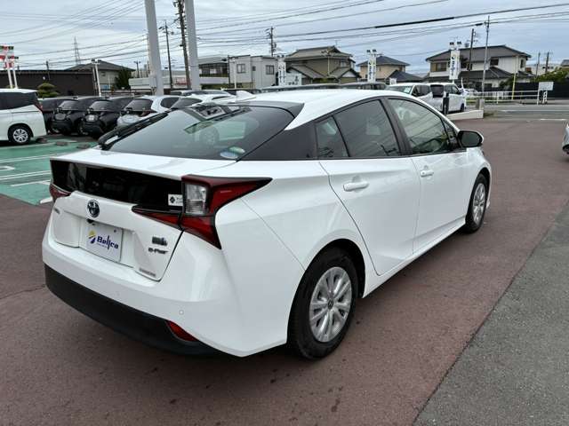 トヨタ プリウス １．８ Ｓ Ｅ－ＦＯＵＲ ４ＷＤ R3年 (東海) 99